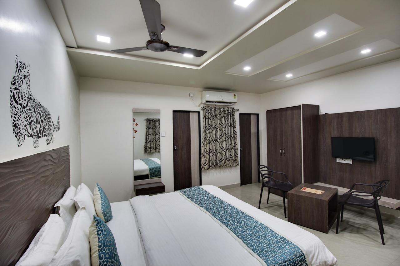 Daksh Hotel And Restaurant Talala Extérieur photo