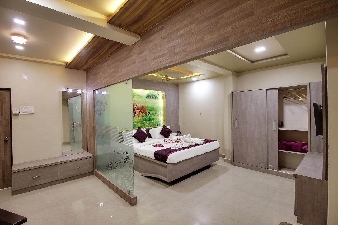 Daksh Hotel And Restaurant Talala Extérieur photo